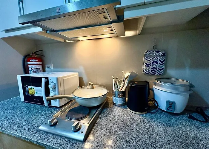 Boutique Minimalist 1br Parksuites Tower 1 Bgc Manila